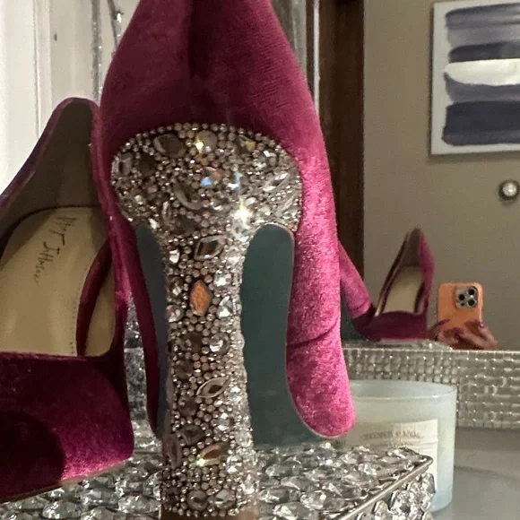Betsey Johnson Fuchsia Velvet Pumps with Glittering Silver Rhinestone Heel - Picture 3 of 6